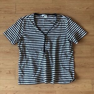 Links white and navy striped zipper vneck tshirt